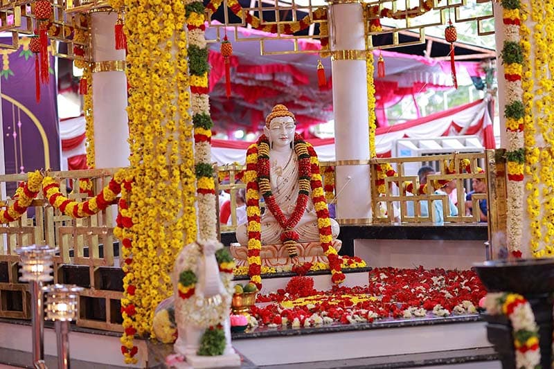 Ceremony at the Manomaya Buddha Temple