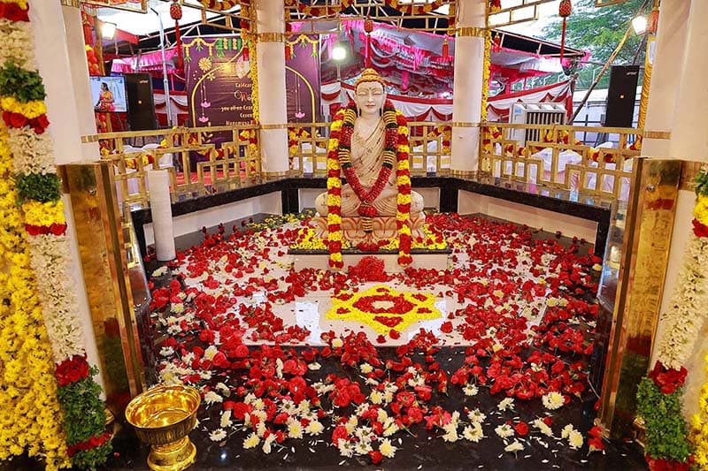 Ceremony at the Manomaya Buddha Temple