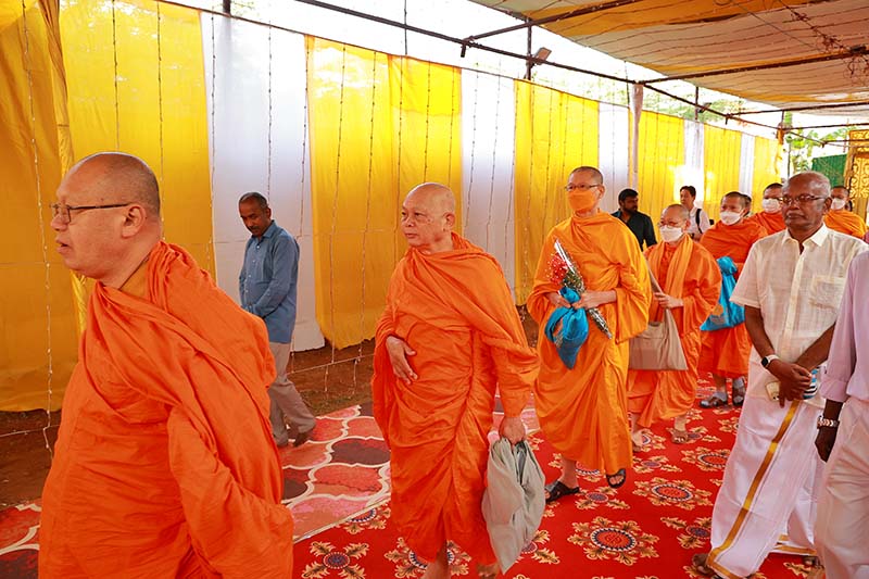 ManoMaya Grand Ceremony arriving monks